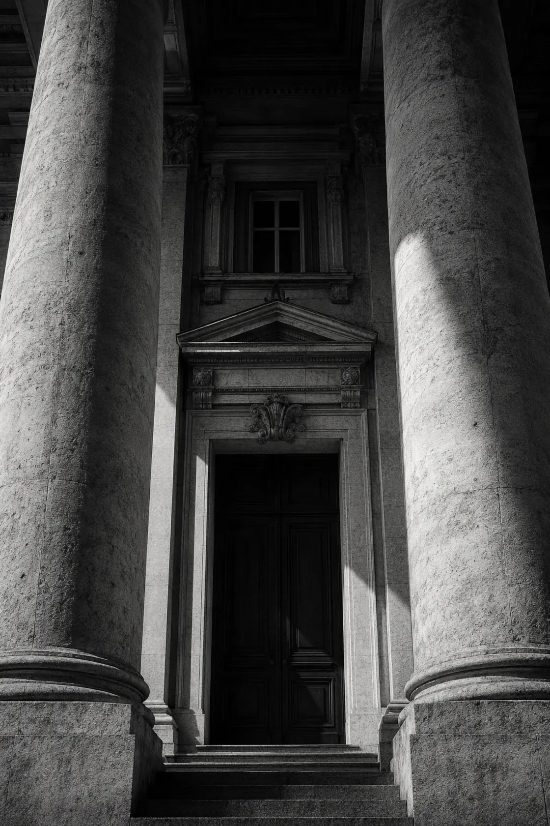 Stone columns at the entrance of a courthouse
